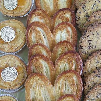 Grocery & Pastry in Pernes-les-Fontaines