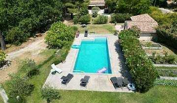 La Fontaine Provençale : gîte l'olivier_Pernes-les-Fontaines