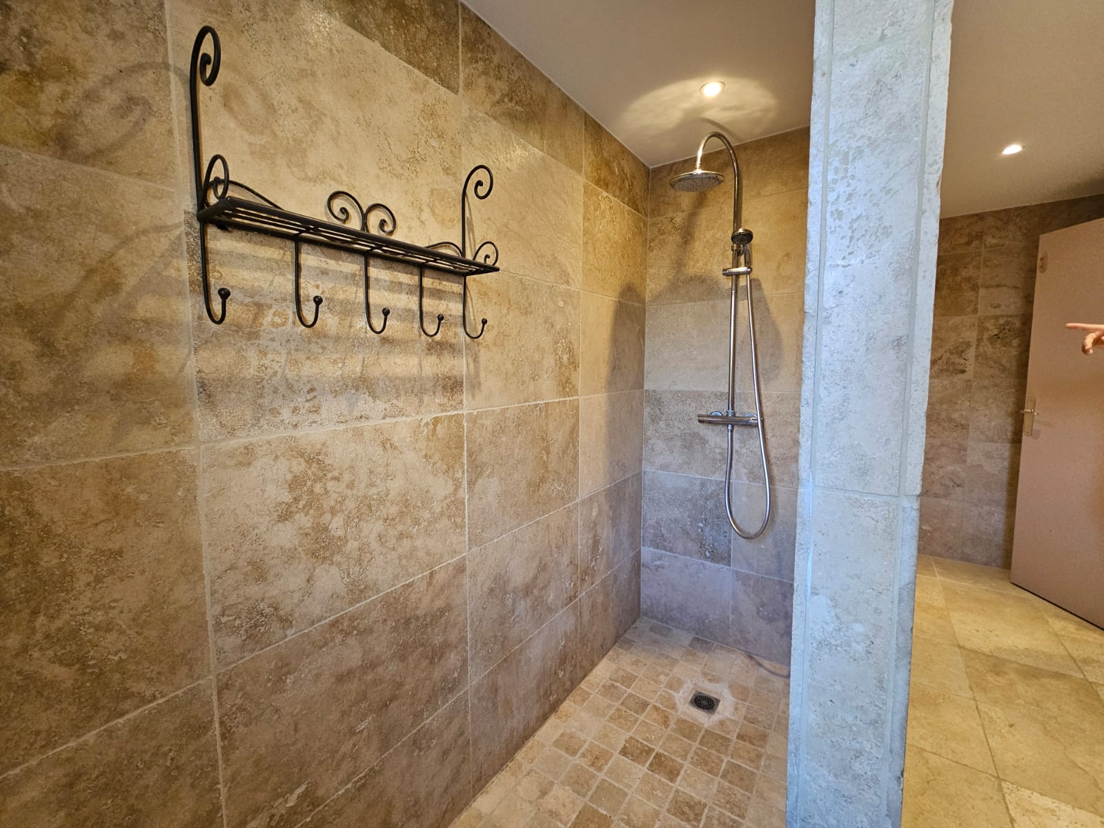 Shower on the Couchadou terrace